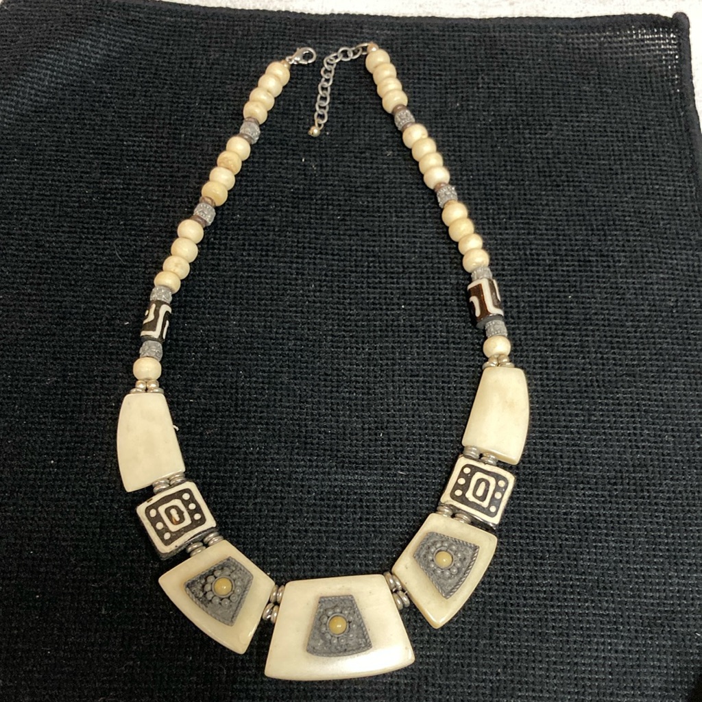 Elegant Cream And Black Beaded Necklace